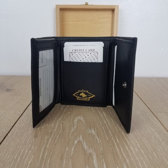 Brumby |  Leather Wallet Belt & Key Chain Gift Set - Picture 9 of 15